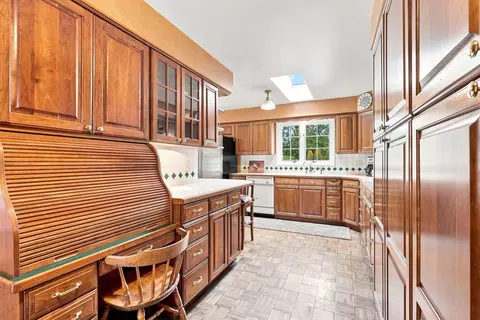 Kitchen - 515 E High Dr, Spokane, WA 99203 photo 4 of 4