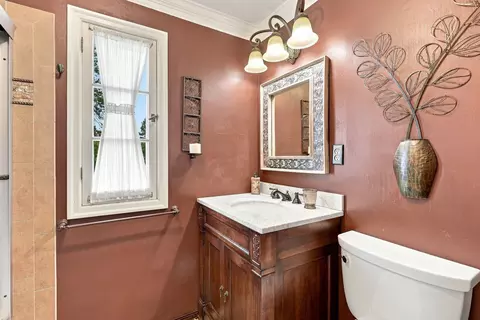 Bath - 515 E High Dr, Spokane, WA 99203 photo 5 of 6