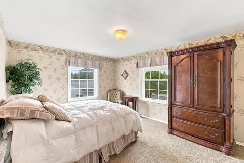 Bedroom - 515 E High Dr, Spokane, WA 99203 photo 4 of 5