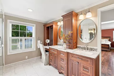 Bath - 515 E High Dr, Spokane, WA 99203 photo 2 of 6