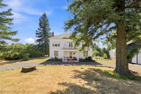 Exterior - 324 E Alder St, Tekoa, WA 99033 photo 15 of 17