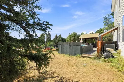 Exterior - 324 E Alder St, Tekoa, WA 99033 photo 12 of 17