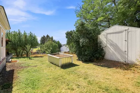 Exterior - 324 E Alder St, Tekoa, WA 99033 photo 13 of 17