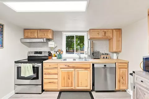 Kitchen - 4013 E 3rd Ave, Mead, WA 99021 photo 2 of 2