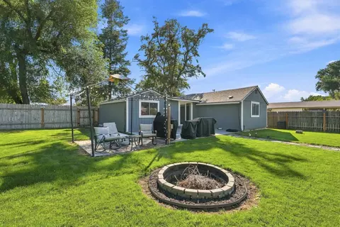 Exterior - 4013 E 3rd Ave, Mead, WA 99021 photo 3 of 8
