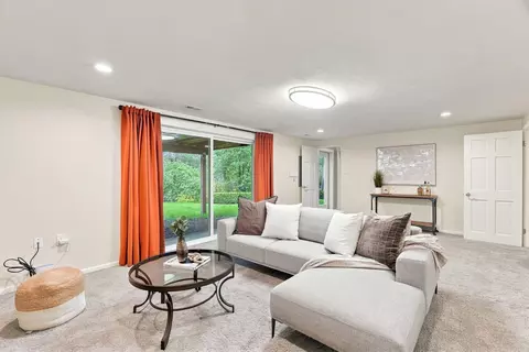 Living - 1924 E 23rd Ave, Spokane, WA 99203 photo 5 of 7