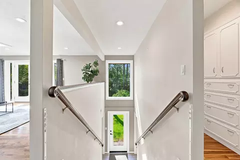 Entry Way - 1924 E 23rd Ave, Spokane, WA 99203 photo 4 of 4