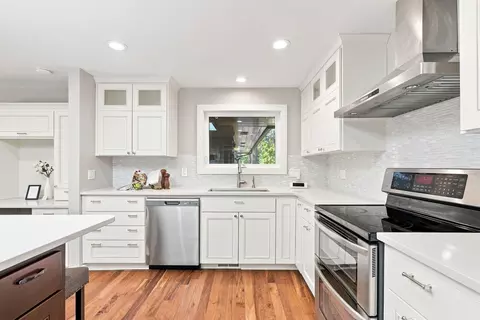 Kitchen - 1924 E 23rd Ave, Spokane, WA 99203 photo 3 of 7
