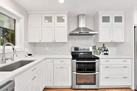 Kitchen - 1924 E 23rd Ave, Spokane, WA 99203 photo 4 of 7