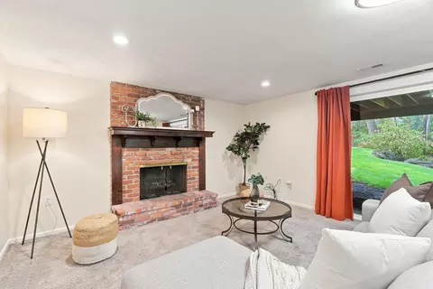 Living - 1924 E 23rd Ave, Spokane, WA 99203 photo 6 of 7
