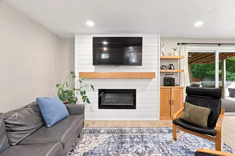 Living - 14515 E 7th Ave, Spokane Valley, WA 99216 photo 4 of 5