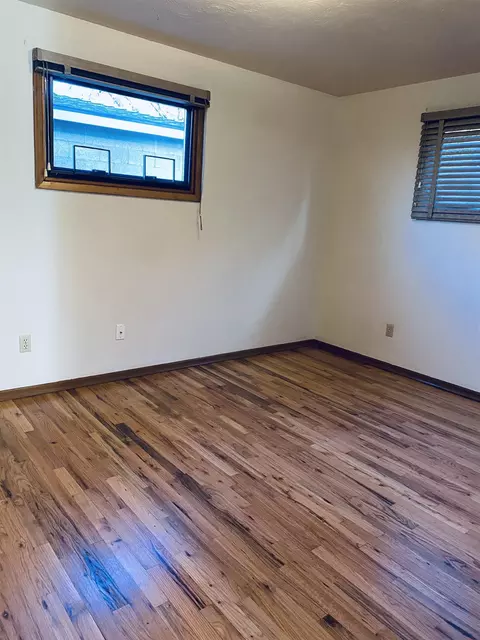 Bedroom - 33 E Dalton Ave, Spokane, WA 99207 photo 1 of 2
