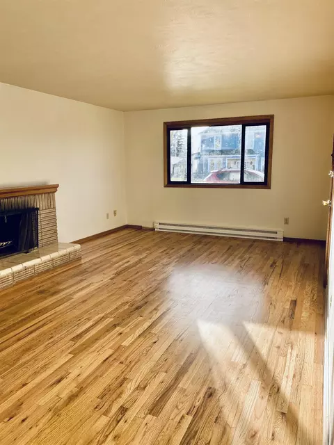 Living - 33 E Dalton Ave, Spokane, WA 99207 photo 1 of 2