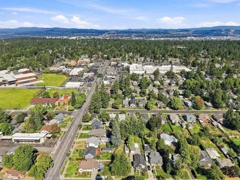 View/Area - 616 E 33rd Ave, Spokane, WA 99203 photo 13 of 16