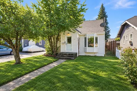 Exterior - 616 E 33rd Ave, Spokane, WA 99203 photo 2 of 10
