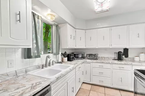 Kitchen - 616 E 33rd Ave, Spokane, WA 99203 photo 1 of 2