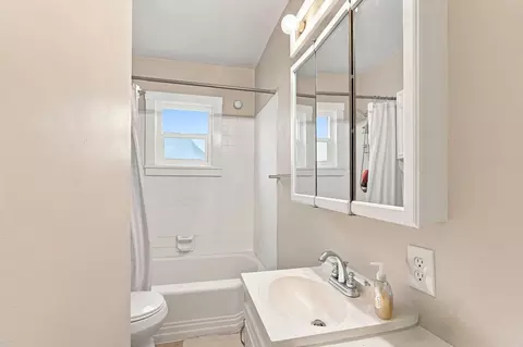 Bath - 616 E 33rd Ave, Spokane, WA 99203 photo 1 of 3
