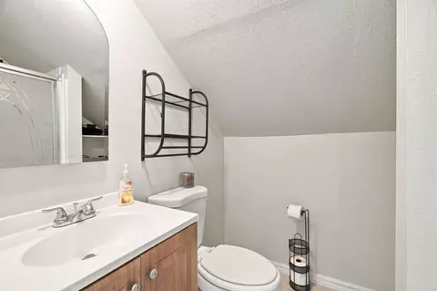 Bath - 616 E 33rd Ave, Spokane, WA 99203 photo 2 of 3