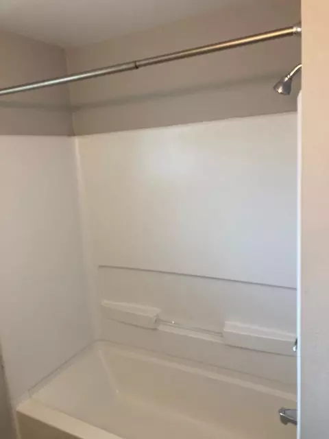 Bath - 609 Euclid Ave, Spokane, WA 99207 photo 2 of 2