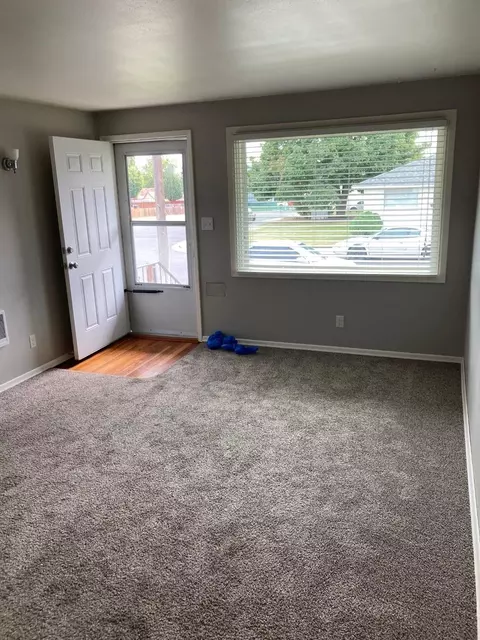 Living - 609 Euclid Ave, Spokane, WA 99207 photo 1 of 1