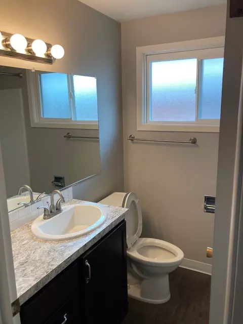Bath - 609 Euclid Ave, Spokane, WA 99207 photo 1 of 2