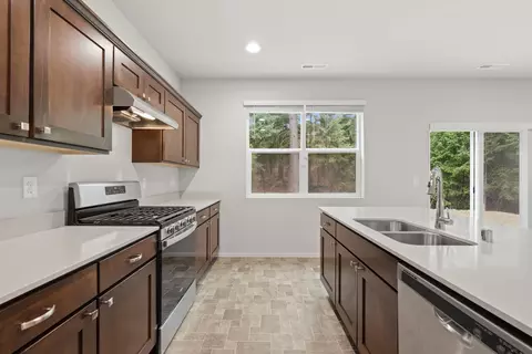 Kitchen - 1106 E Silver Pine Rd, Colbert, WA 99005 photo 4 of 4