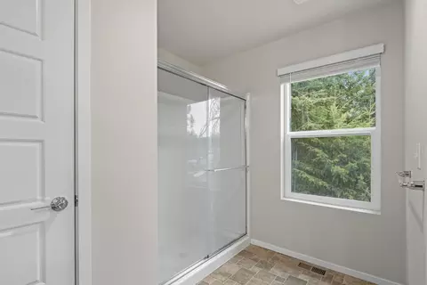 Bath - 1106 E Silver Pine Rd, Colbert, WA 99005 photo 2 of 4