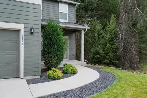 Exterior - 1106 E Silver Pine Rd, Colbert, WA 99005 photo 3 of 9