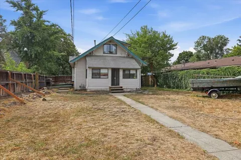 Exterior - 2107 E Sinto Ave, Spokane, WA 99202 photo 5 of 6