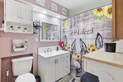 Bath - 2107 E Sinto Ave, Spokane, WA 99202 photo 1 of 1