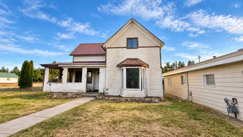 206 E Crawford St, Deer Park, WA 99006