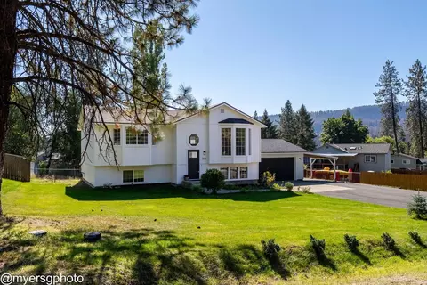 204 Lemon Ln, Nine Mile Falls, WA 99026