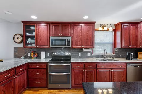 Kitchen - 3608 E 5th Ave, Spokane, WA 99202 photo 2 of 3