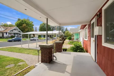 Exterior - 421 E 28th Ave, Spokane, WA 99203 photo 10 of 10
