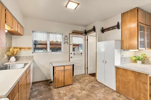 Kitchen - 421 E 28th Ave, Spokane, WA 99203 photo 4 of 4