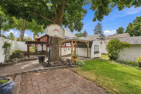 Exterior - 421 E 28th Ave, Spokane, WA 99203 photo 7 of 10