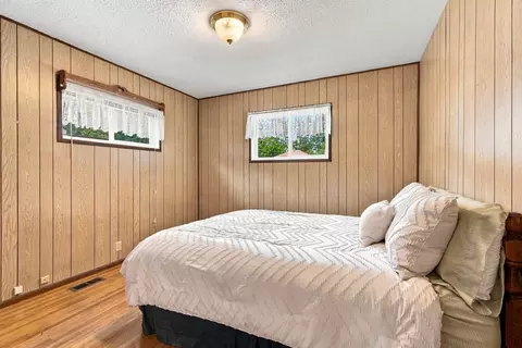 Bedroom - 421 E 28th Ave, Spokane, WA 99203 photo 2 of 7
