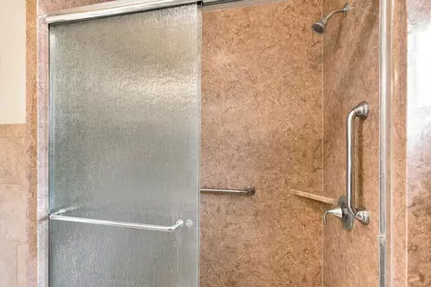 Bath - 421 E 28th Ave, Spokane, WA 99203 photo 2 of 3