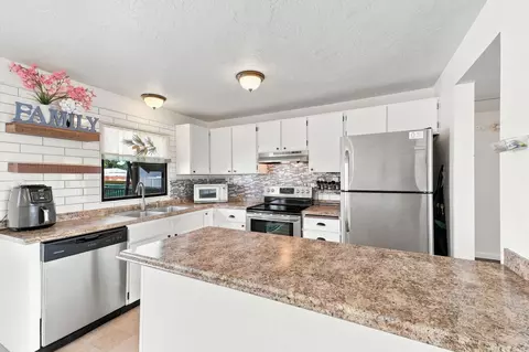 Kitchen - 3227 E Garnet Ave, Spokane, WA 99217 photo 1 of 3