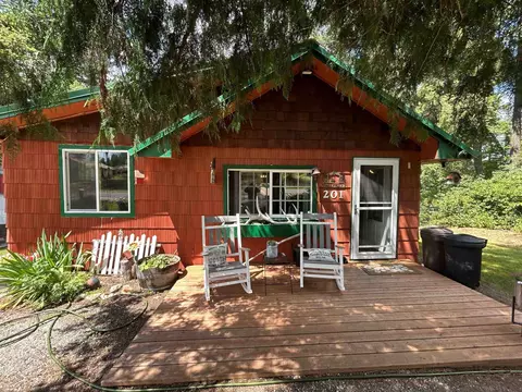 201 Fir Ln, Newport, WA 99156