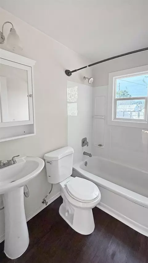 Bath - 3507 E Jackson Ave, Spokane, WA 99217 photo 1 of 2