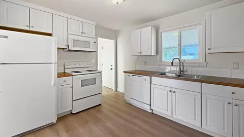 Kitchen - 3507 E Jackson Ave, Spokane, WA 99217 photo 3 of 3