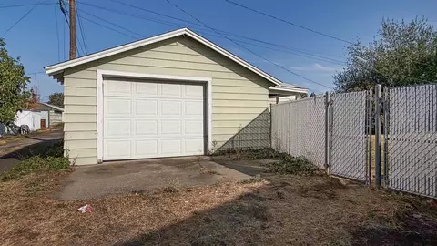 Exterior - 3507 E Jackson Ave, Spokane, WA 99217 photo 7 of 8