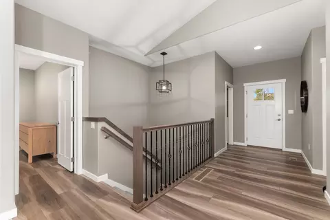 Entry Way - 213 E Sapphire Ln, Spokane, WA 99208 photo 2 of 2