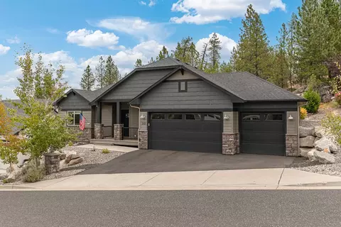 Exterior - 213 E Sapphire Ln, Spokane, WA 99208 photo 6 of 11