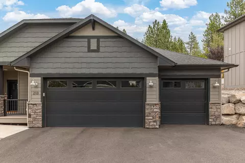 Exterior - 213 E Sapphire Ln, Spokane, WA 99208 photo 8 of 11