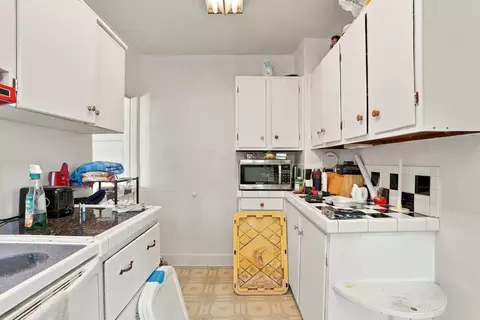 Kitchen - 7112 E Fairview Ave, Spokane Valley, WA 99212 photo 3 of 3