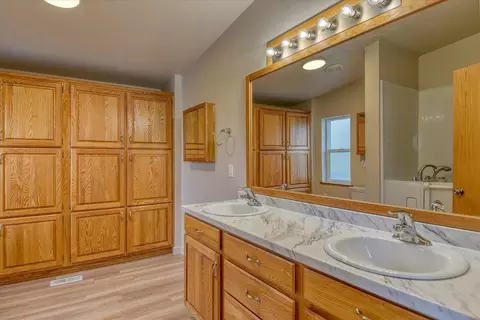 Bath - 18318 N Atlantic Rd, Colbert, WA 99005 photo 1 of 3