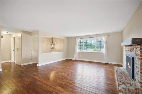 Living - 1427 E 35th Ave, Spokane, WA 99203 photo 3 of 5