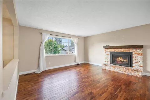 Living - 1427 E 35th Ave, Spokane, WA 99203 photo 1 of 5